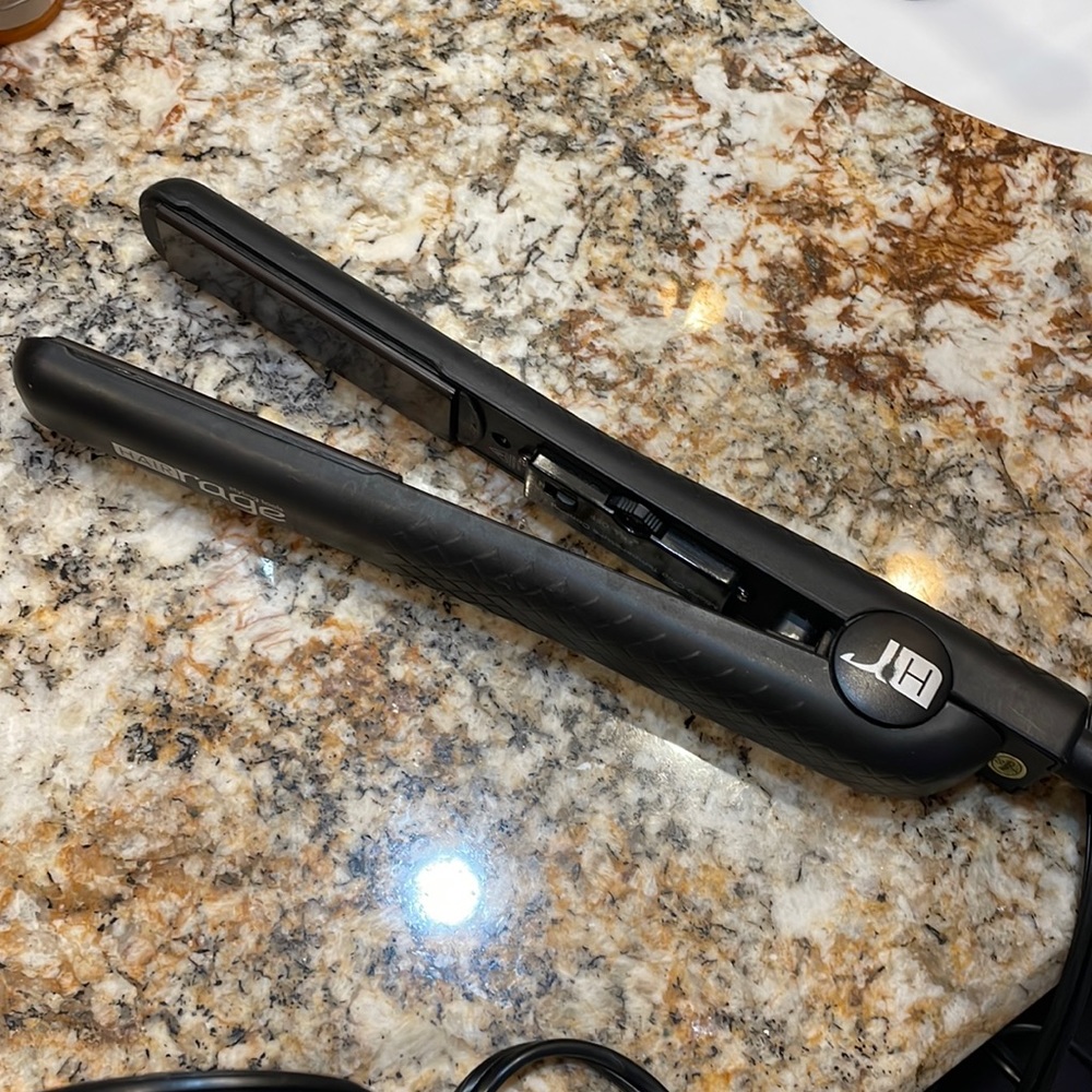 ☀️3/$25☀️ Hair Rage Hair Straightener